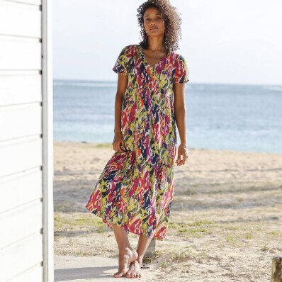 Kreponové midi šaty s výstřihem do V a vícebarevným potiskem