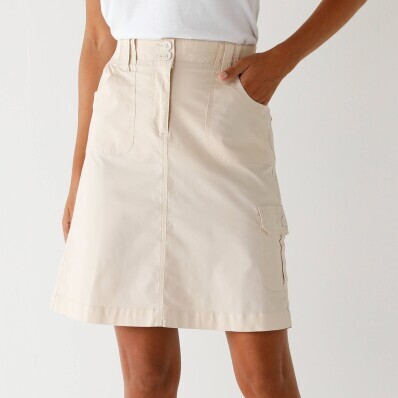 Krátká sukně s kapsami
