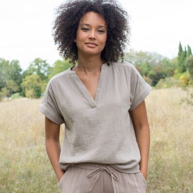 Mušelínová jednofarebná blúzka s tuniským výstrihom