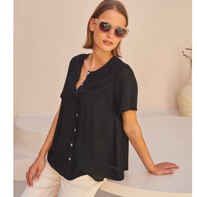 Vzdušná blúzka s krátkymi rukávmi