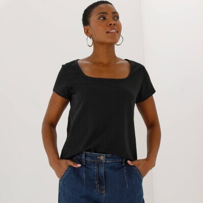 Tričko se čvercovým výstřihem