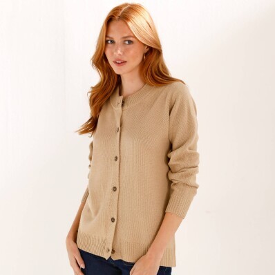 Sveter s okrúhlym výstrihom