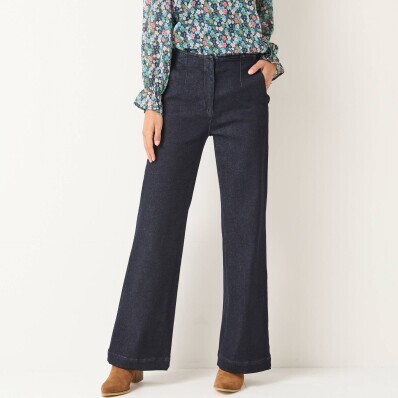 Blugi cu picior larg