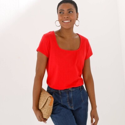 Tričko se čvercovým výstřihem