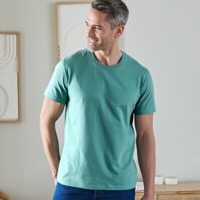 Tricou cu guler rotund și mâneci scurte