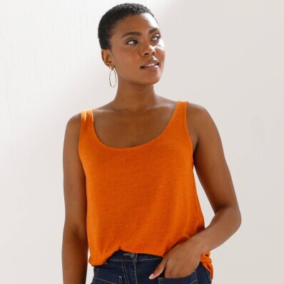 Top s prímesou ľanu a širokými ramienkami