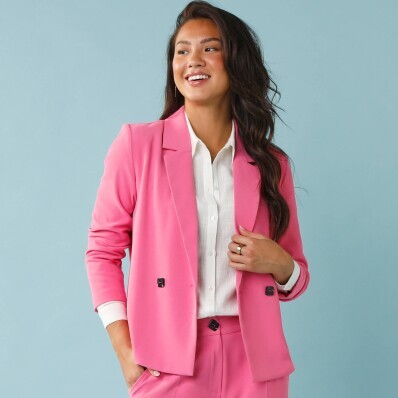 Splývavý blejzr pro menší postavu