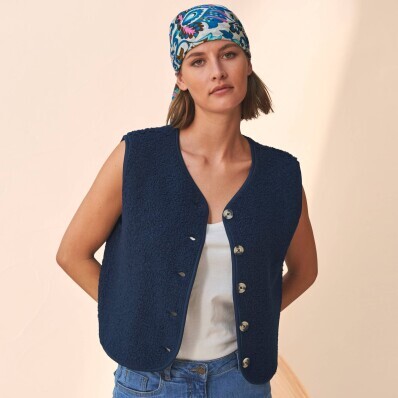 Buklé vesta na gombíky