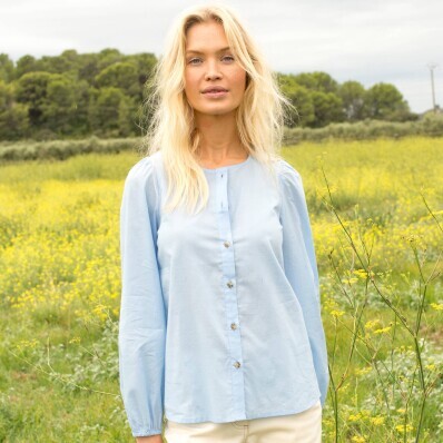 Jednofarebná blúzka s okrúhlym výstrihom