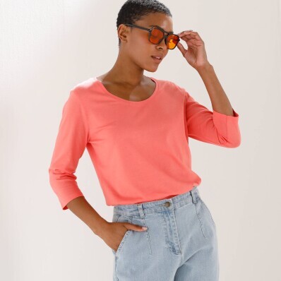 Jednobarevné tričko s 3/4 rukávy a kulatým výstřihem