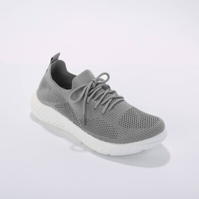 Siatkowe trampki ze sznurowadłami