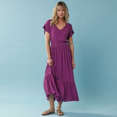 Šaty s volánovým spodním lemem, pro malou postavu