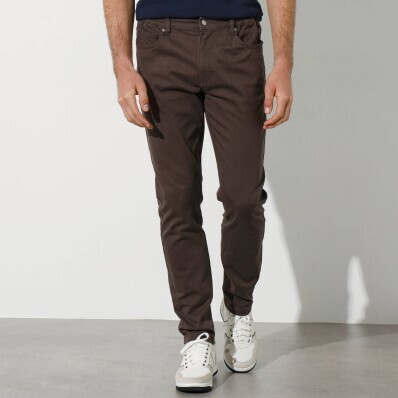 Rovné kalhoty s 5 kapsami a pružným pasem na bocích, pro nižší postavu