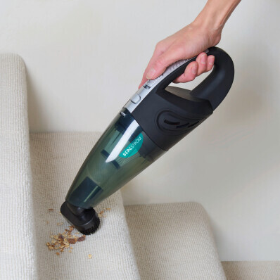 Ruční vysavač  na mokré a suché vysávání