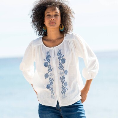 Bluzka z haftem i rękawami 3/4