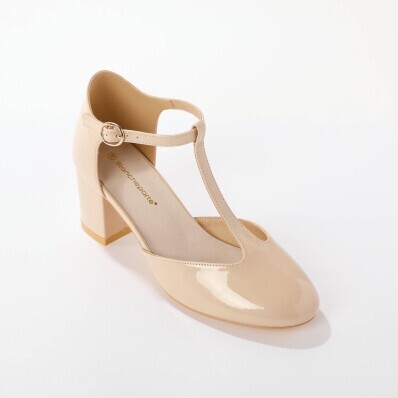 Pantofi din piele lăcuită cu baretă la gleznă