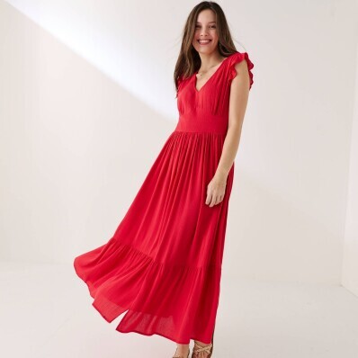 Hosszú, egyszínű krepp ruha fodros és elöl hasított szegéllyel