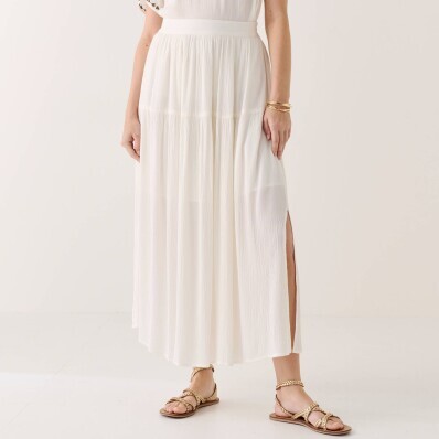 Długa, jednokolorowa spódnica z krepy z elastyczną talią