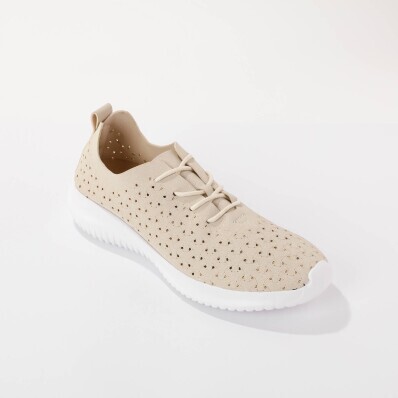 Pružné ažúrové tenisky