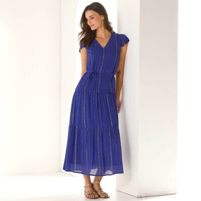 Dlouhé šaty s lesklým vláknem