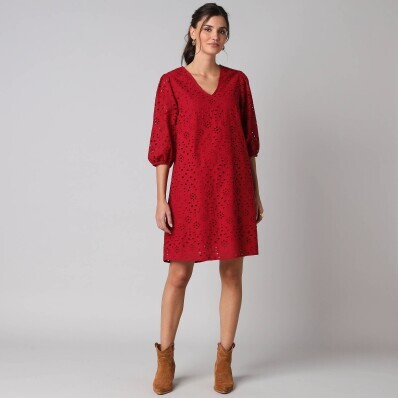 Сукня з вишивкою мадейри та рукавами 3/4