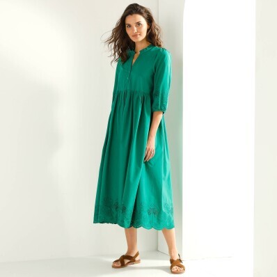 Sukienka z rękawami 3/4 i haftem Madeira