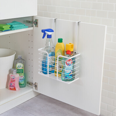 Závěsný držák do skříňky