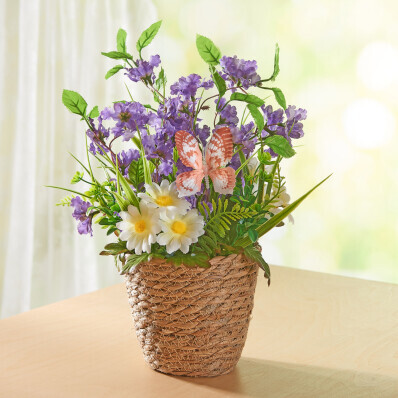 Květinové aranžmá v košíku
