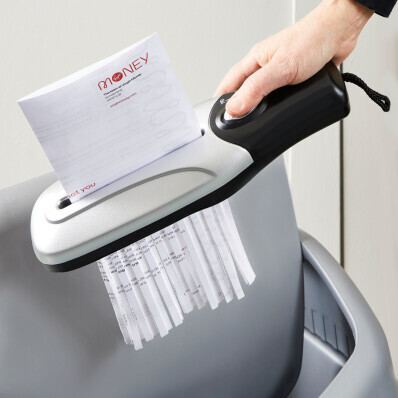 Distrugător manual de documente