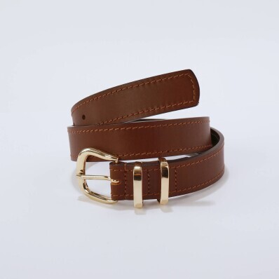 Bőr öv csattal