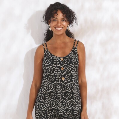 Top s knoflíčky a potiskem