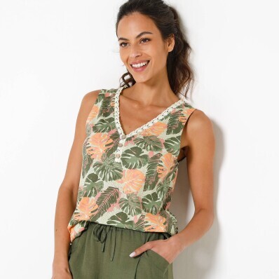 Bluzka z dekoltem w serek, wykończeniem makramowym i nadrukiem liści