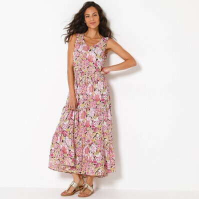 Długa sukienka z falbankami i nadrukiem