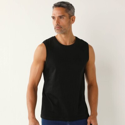 Egyszínű, kerek nyakkivágású trikó