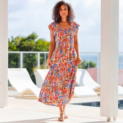 Długa sukienka z krepy z nadrukiem i falbanami