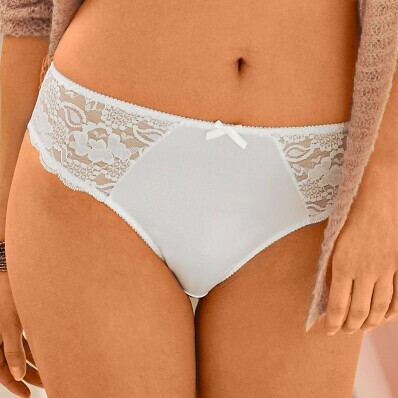 Комплект із 2 класичних трусиків Avila від Confidence Lingerie з атласного трикотажу з мереживом