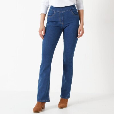Blugi bootcut pentru siluete înalte