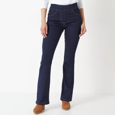 Blugi bootcut pentru siluete mici