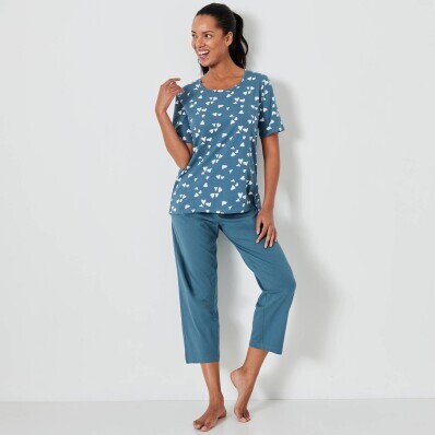 Pijamale cu pantaloni 3/4 și imprimeu cu inimioare