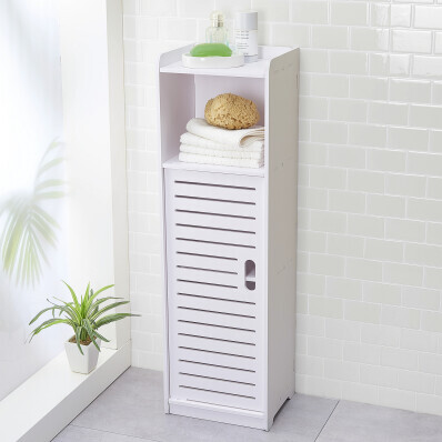 Koupelnová skříňka s dvířky
