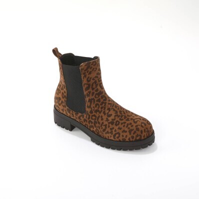 Nízke kožené čižmy s gumou a leopardím vzorom
